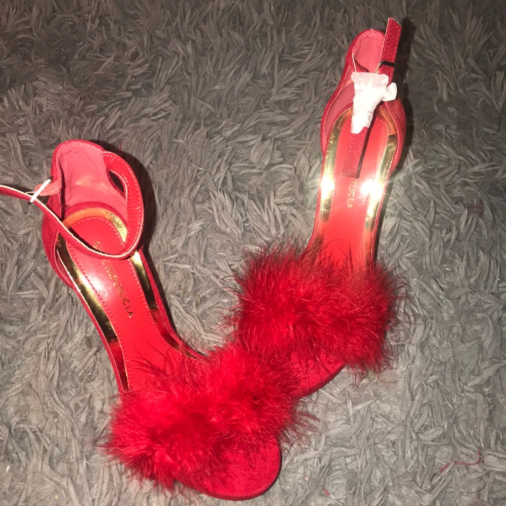 Fuzzy red heels 👠